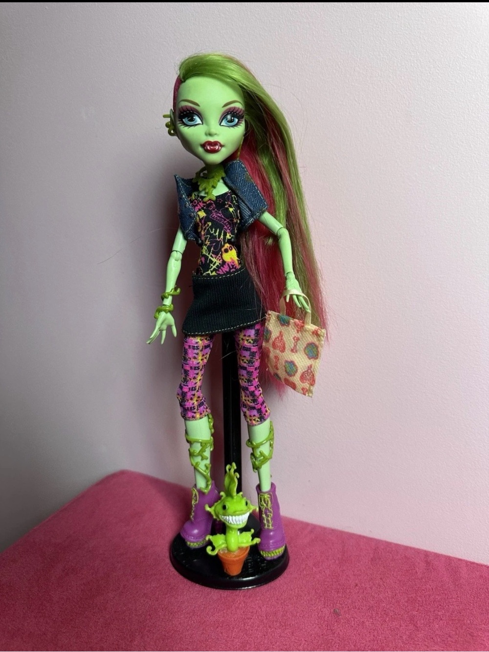 Monster High Venus McFlytrap - First Wave - With Stand and Pet